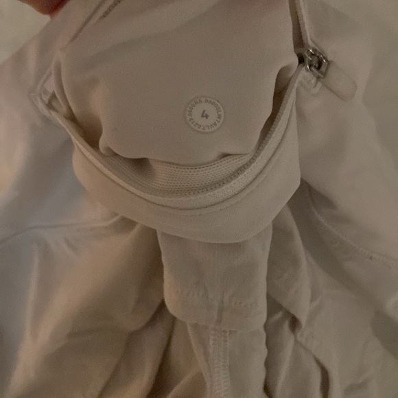 Lululemon White Speed Up Mid-Rise Short - Picture 4 of 5